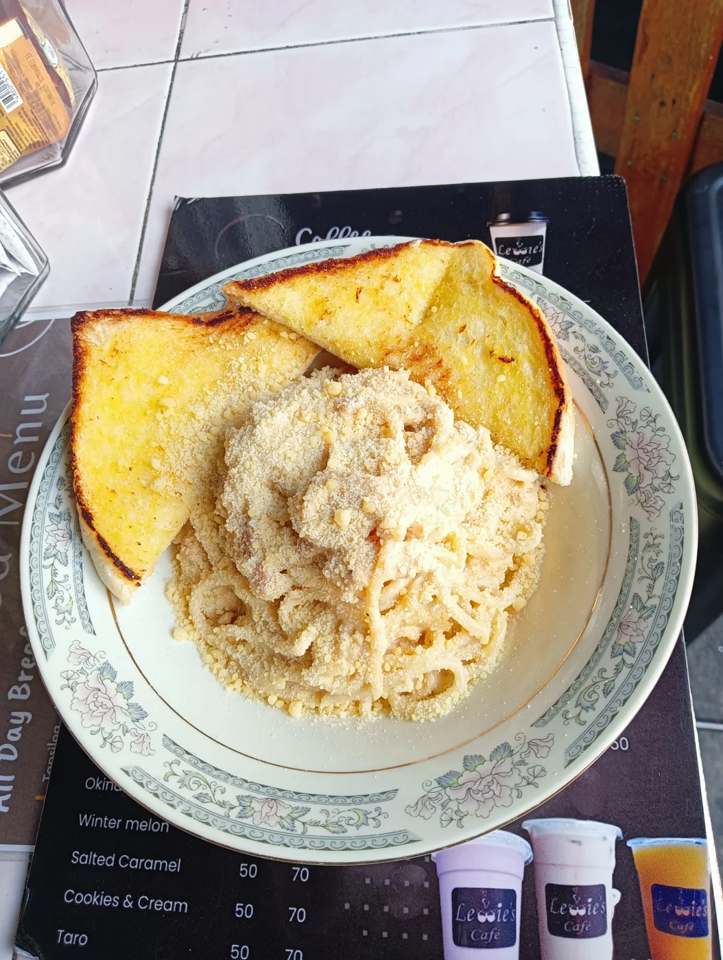 Lewie’s Café carbonara